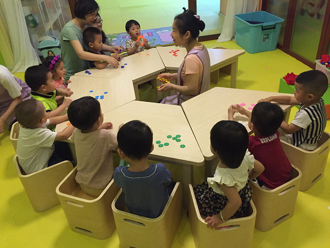 〈萬科第五園中心〉日?；顒右曨l，一起圍觀吧