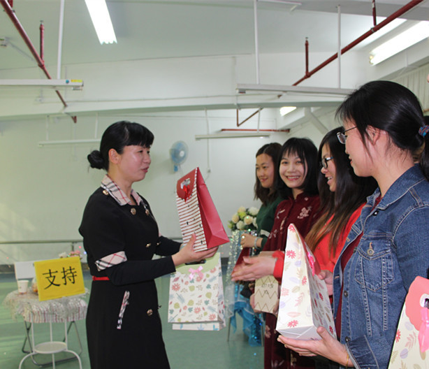家園合力，共創(chuàng)佳績-----花園幼兒園家委會活動報道
