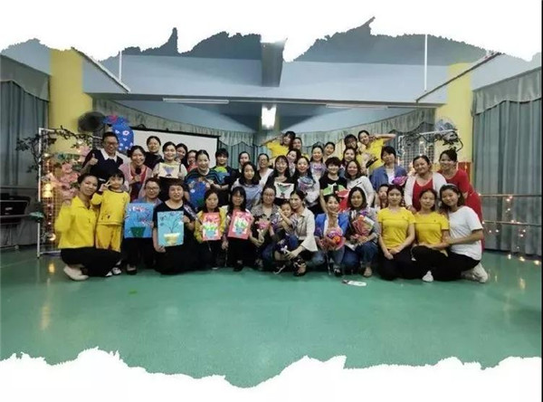 《感恩相伴?攜手同行》碧水龍庭幼兒園2019家委會(huì)暨母親節(jié)慶?；顒?dòng)