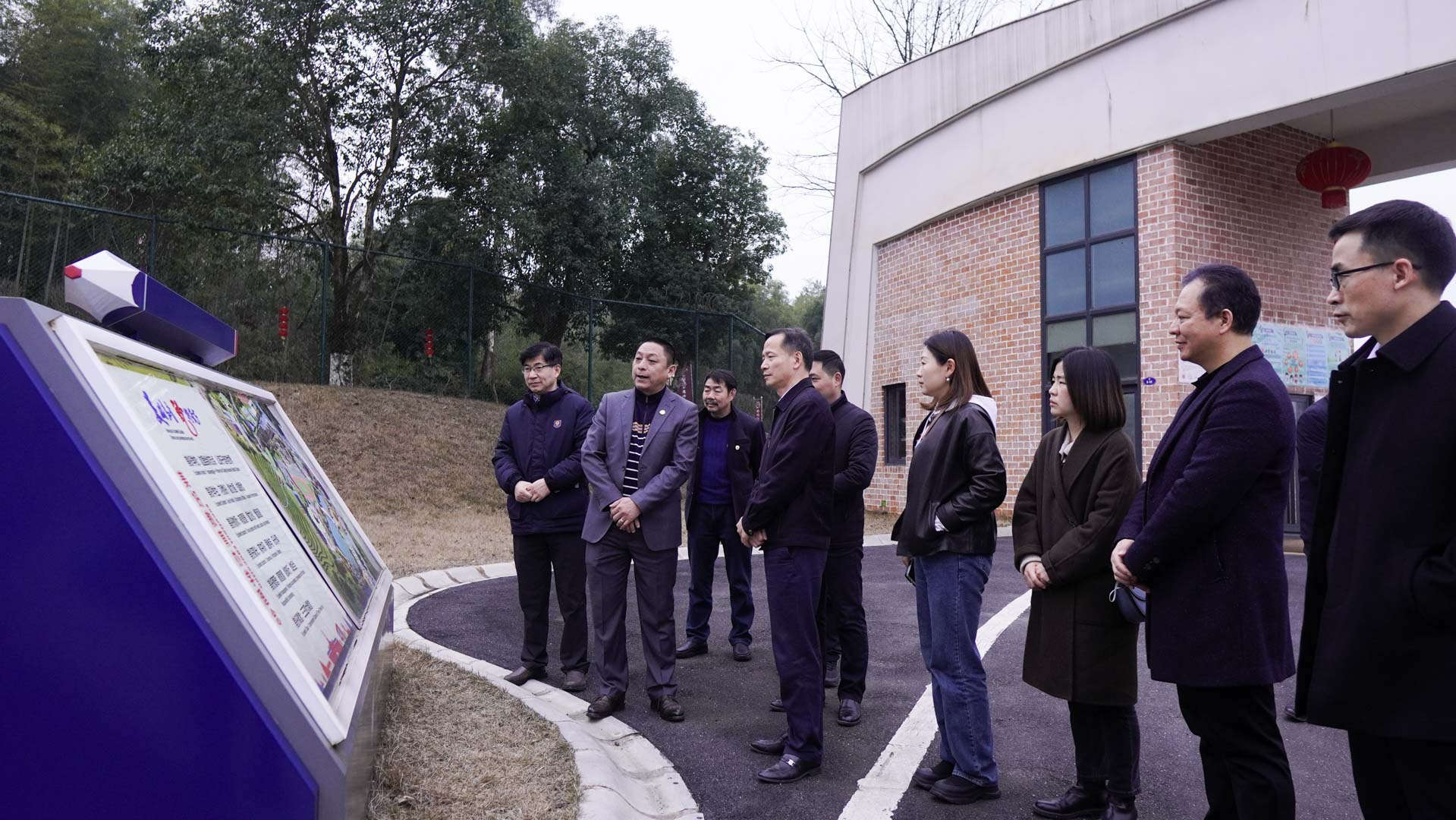 湖南省駐京辦領(lǐng)導(dǎo)調(diào)研郴州市遠(yuǎn)恒佳學(xué)校、遠(yuǎn)恒佳教育公園